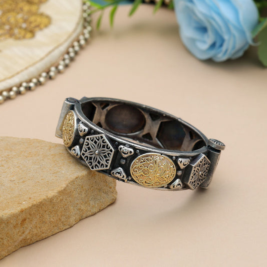 Designer Gold & Silver Color Two Tone Oxidised Openable Bracelet With Elegant Ethnic Finish Style