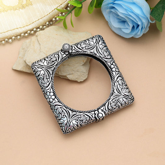 Elegant Silver Color Oxidised Openable Bracelet With Tribal Inspired Traditional Finish Artwork Design