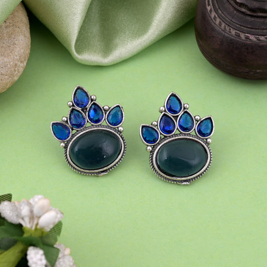 Traditionelle oxidierte Ohrringe in Blau mit atemberaubender künstlerischer Gravurarbeit