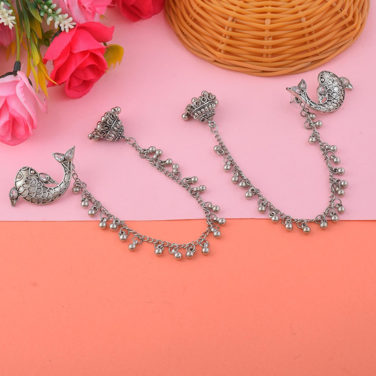 Handgefertigte silberfarbene oxidierte Ohrringe für Frauen, die Kultur lieben