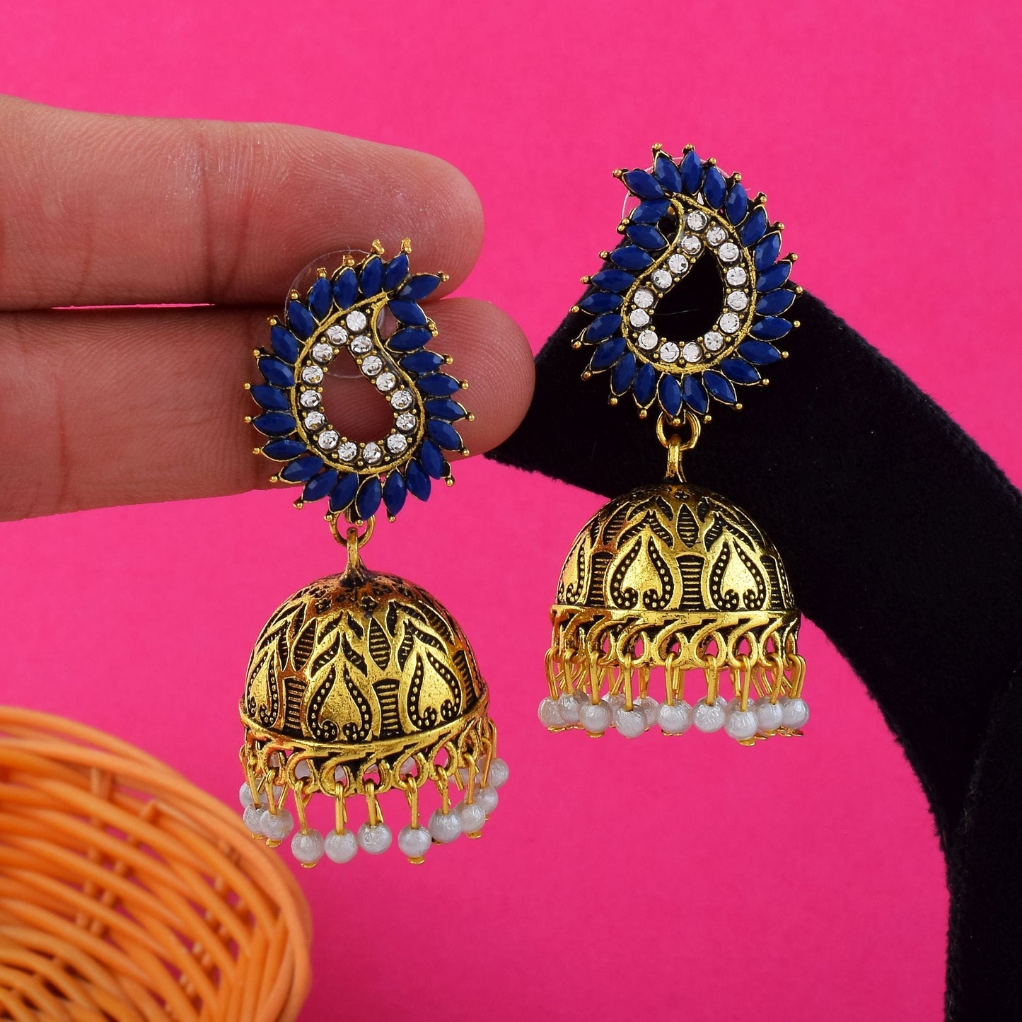 Stilvolle, blau oxidierte Ohrringe für festliche Damenkleidung und traditionelle indische Outfits