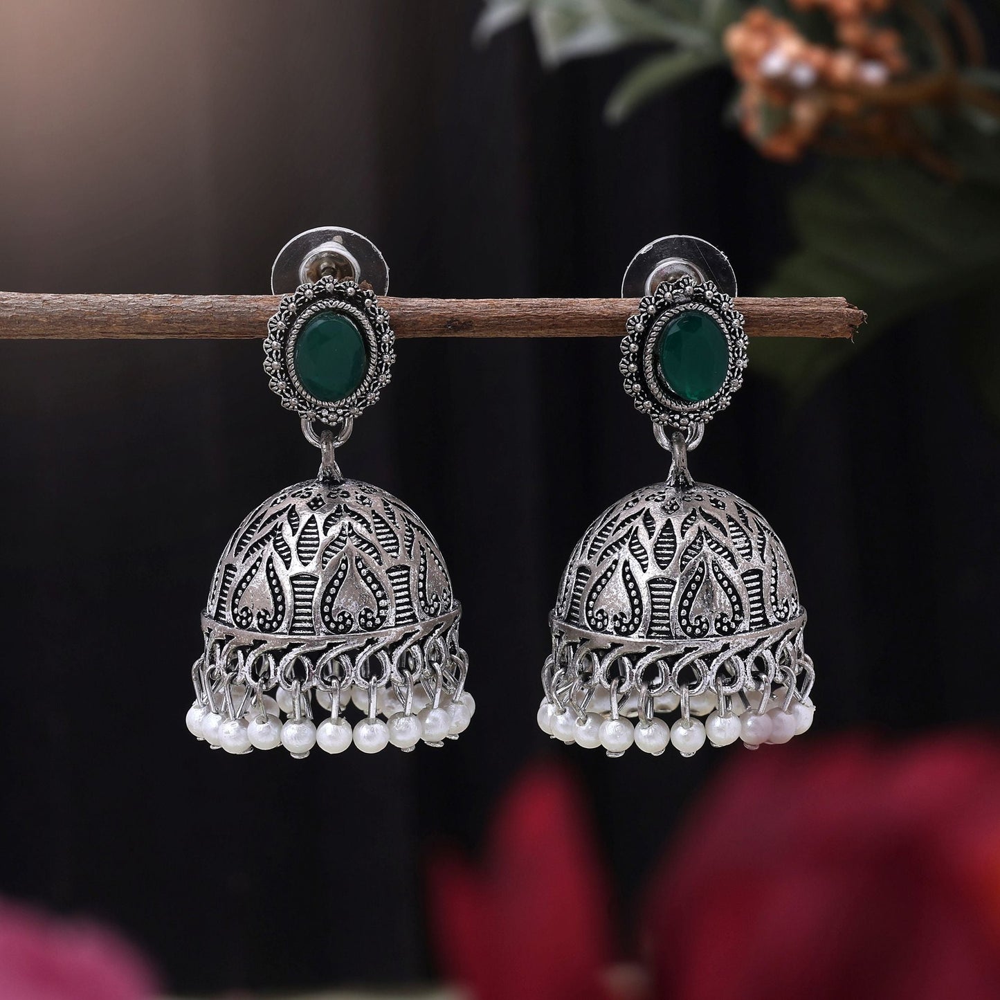 Elegante, oxidierte Ohrringe in Grün für Bräute, Feiern und traditionelles Schmuckstyling für Frauen