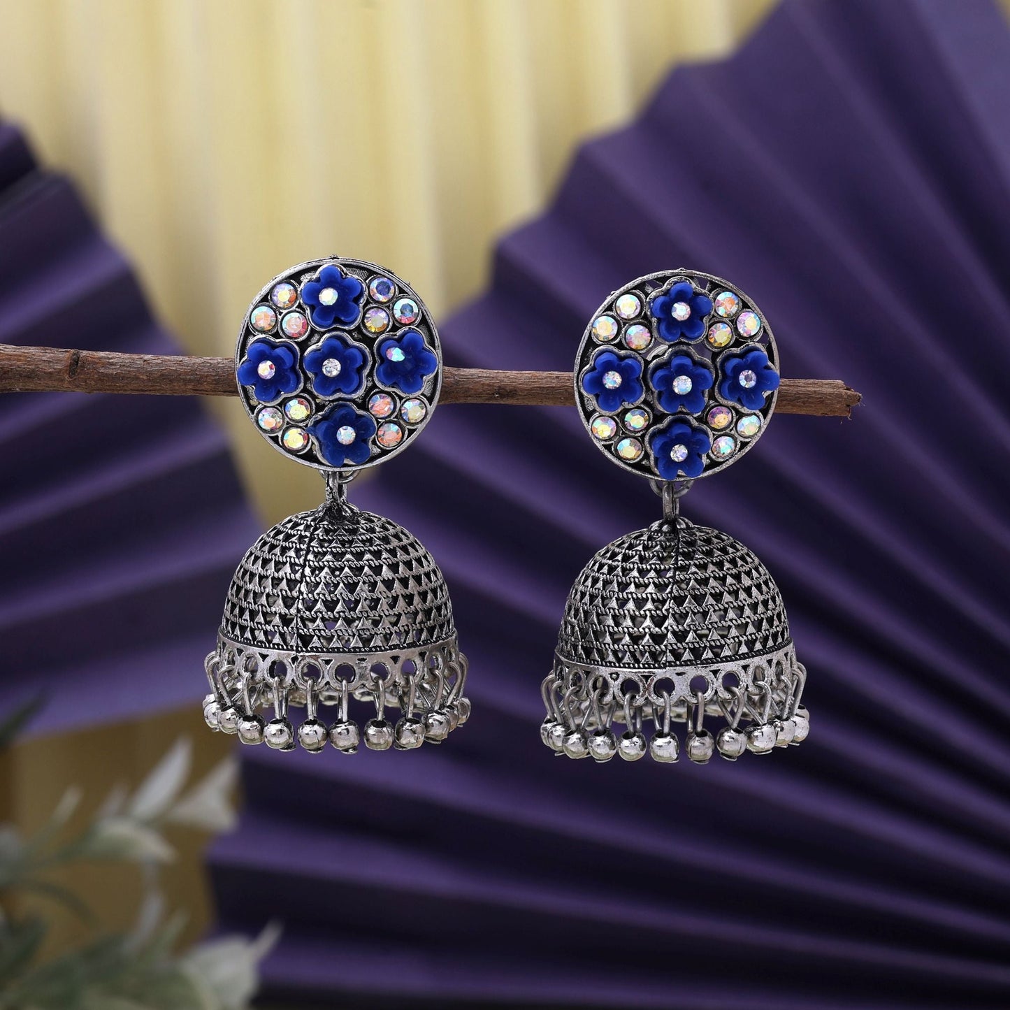 Attraktive oxidierte Ohrringe in Blau, perfekt für Bräute, Partys und ethnische Damenschmuckkollektionen