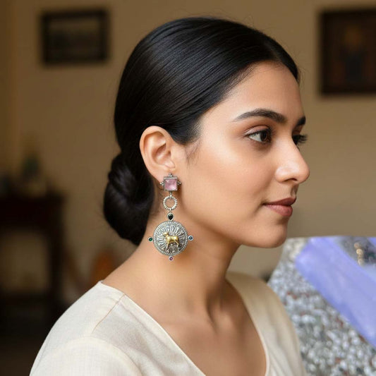 Hellrosa oxidierte Ohrringe mit sanfter Zweiton-Eleganz für anmutiges ethnisches Styling