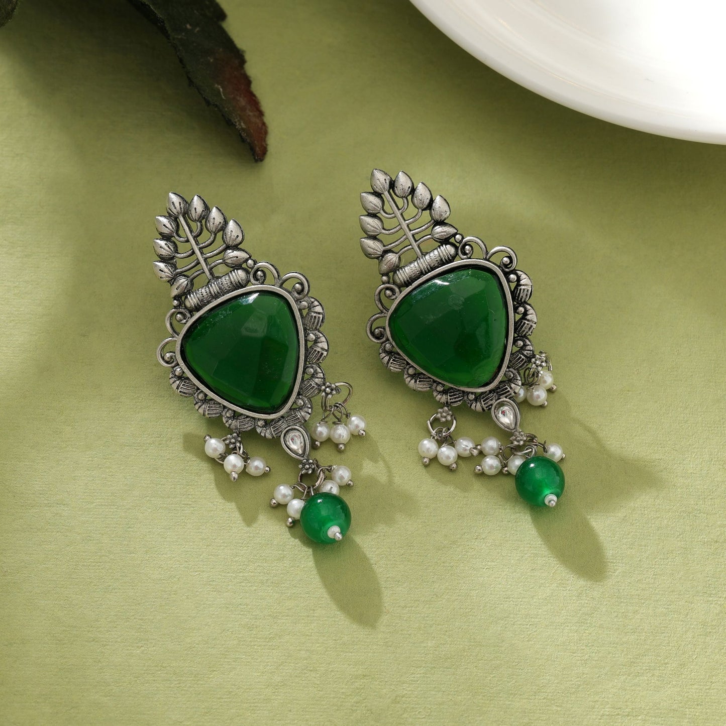 Grüne, oxidierte Ohrringe, elegant, ethnisch, traditionell, Alltagsschmuck
