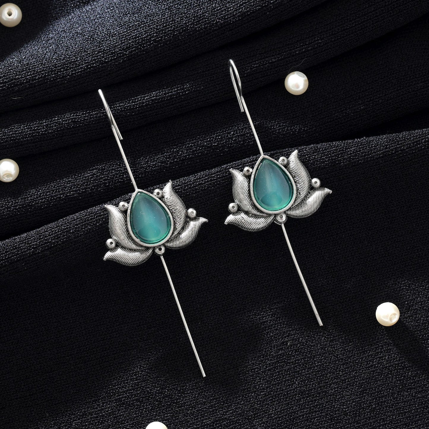 Ohrklemme in Pista-Grün, oxidiert, elegant, ethnisch, Statement-Schmuck