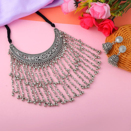 Traditionelles silberfarbenes oxidiertes Halskettenset für ethnische Kleidungskollektionen
