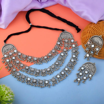 Silberfarbenes oxidiertes Halskettenset mit antikem Finish und komplizierten Designs