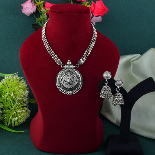 Graceful Silver Color Oxidised Necklace Set For Wedding Or Festive Outfits