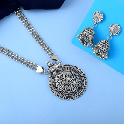 Graceful Silver Color Oxidised Necklace Set For Wedding Or Festive Outfits