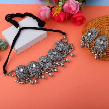 Oxidiertes Halskettenset in Antiksilber mit floralen und Stammesmotiven