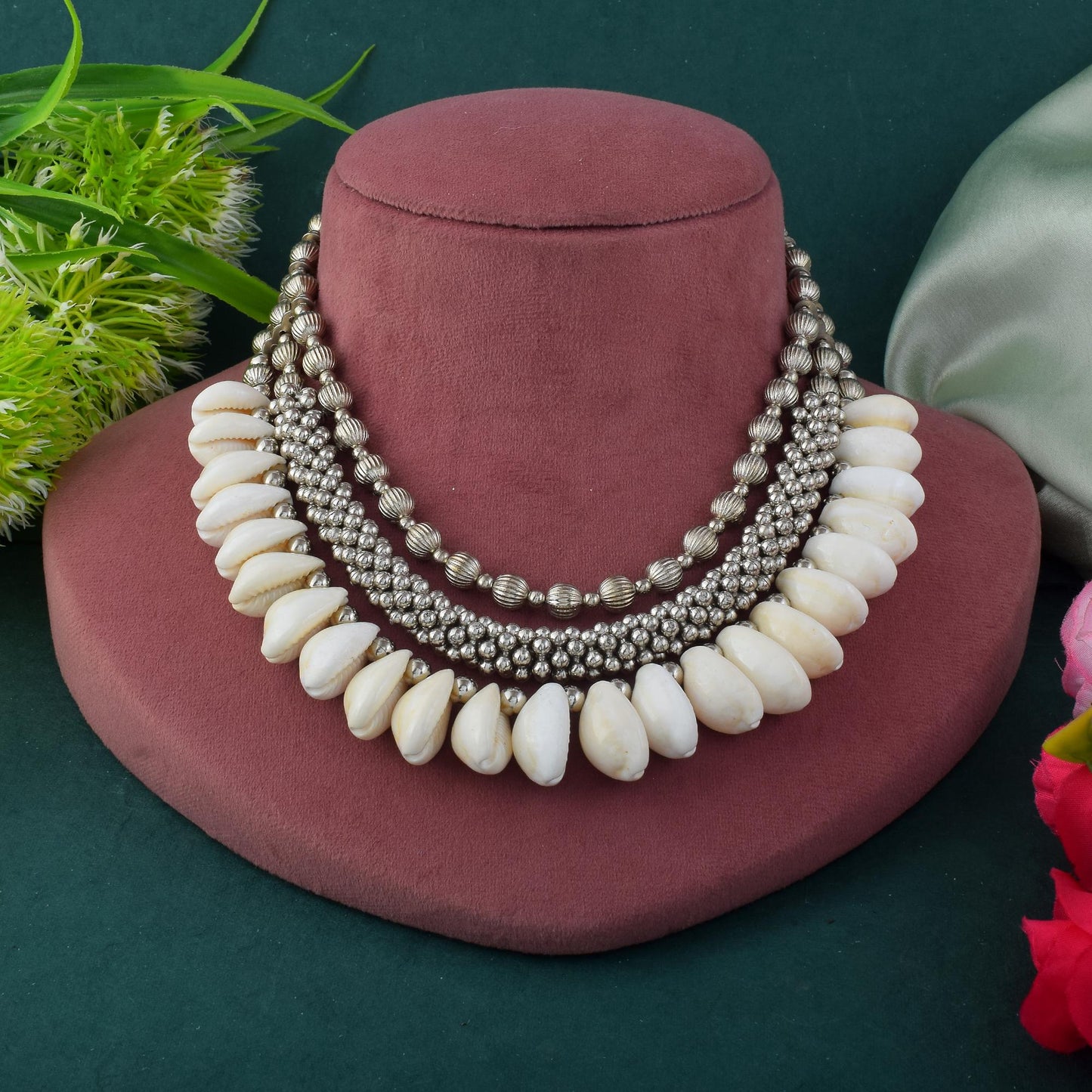 Graceful White Color Oxidised Codi Necklace Set With Modern Ethnic Appeal