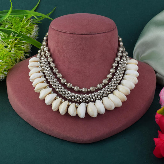 Graceful White Color Oxidised Codi Necklace Set With Modern Ethnic Appeal