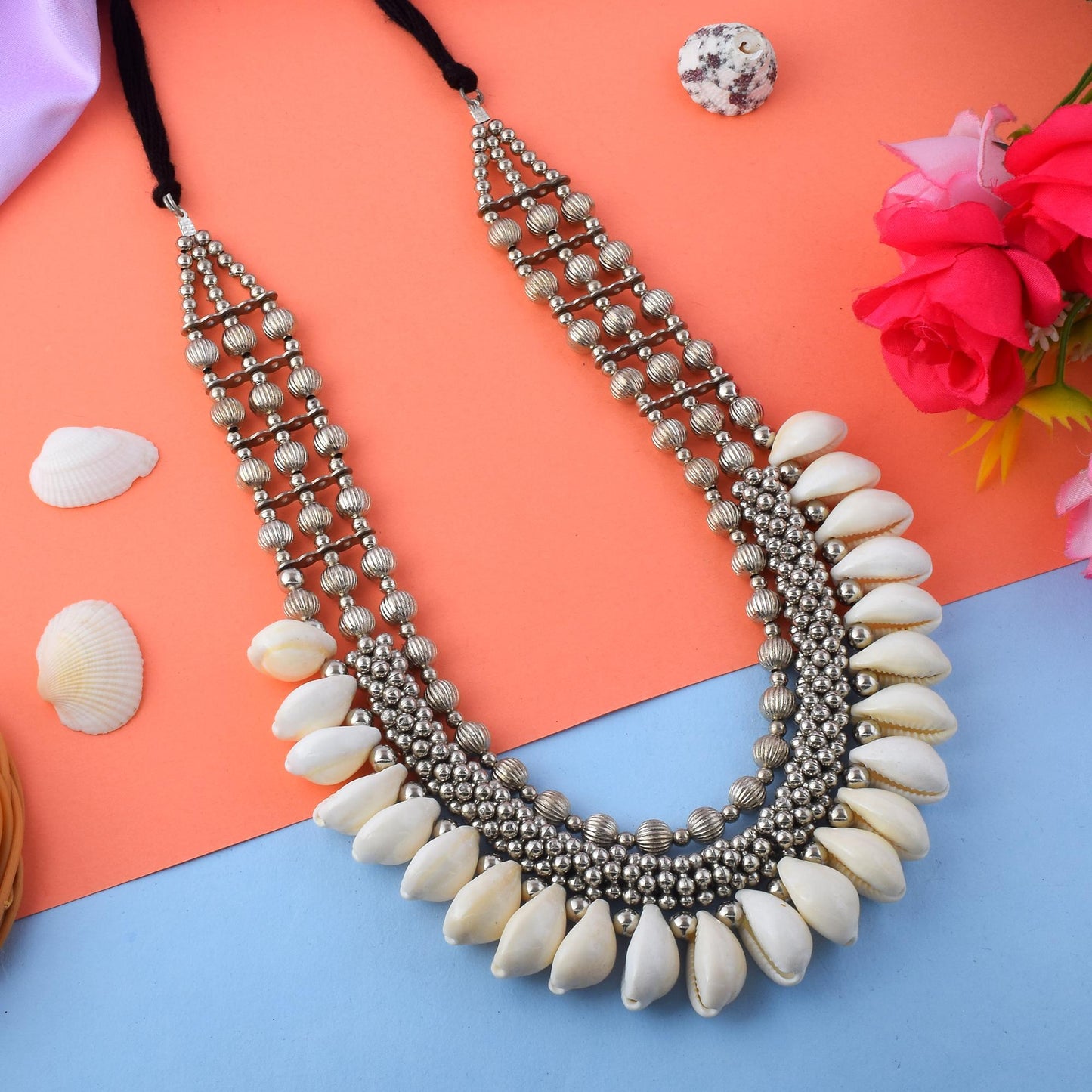 Graceful White Color Oxidised Codi Necklace Set With Modern Ethnic Appeal