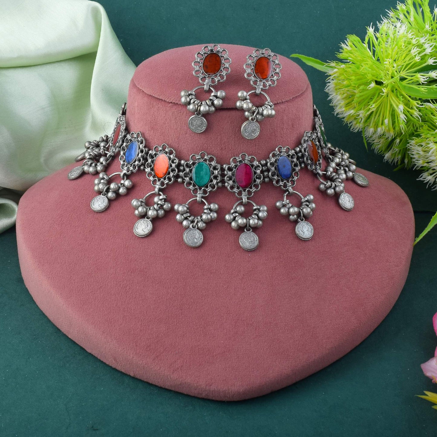 Mehrfarbiges, oxidiertes Halskettenset mit Meena-Arbeit und künstlerischen ethnischen Details