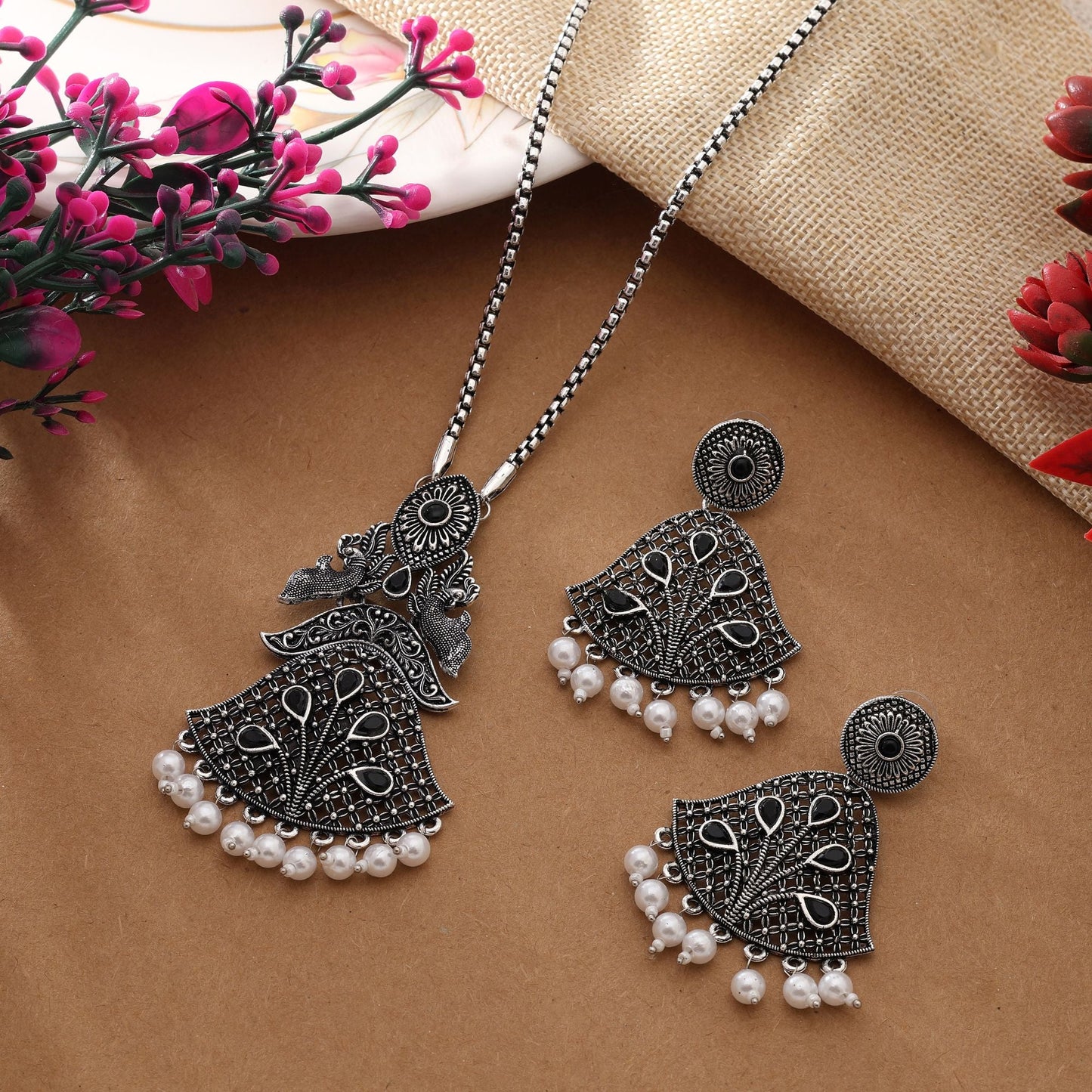 Schickes, schwarz oxidiertes Halsketten-Set, perfekt für Boho und indo-westliche Kleidung