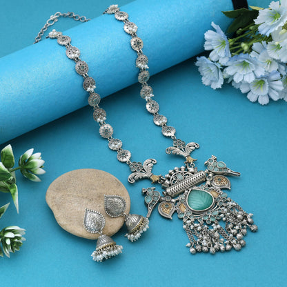 Pistaziengrünes, zweifarbiges, oxidiertes Halsketten-Set mit erfrischenden Farbtönen und detaillierter Metallarbeit