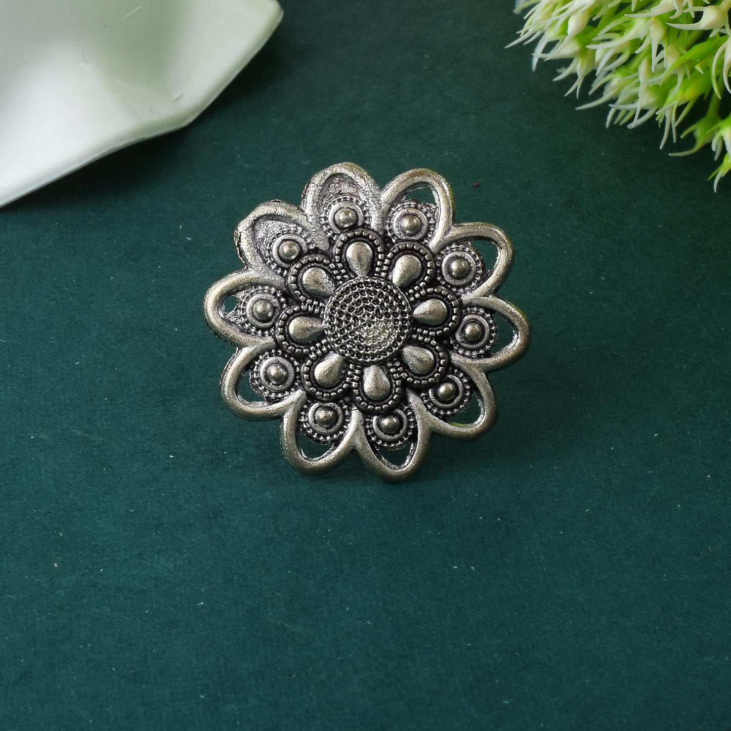 Silberfarbene oxidierte Ringe für Liebhaber spiritueller Mode