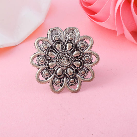 Silberfarbene oxidierte Ringe für Liebhaber spiritueller Mode