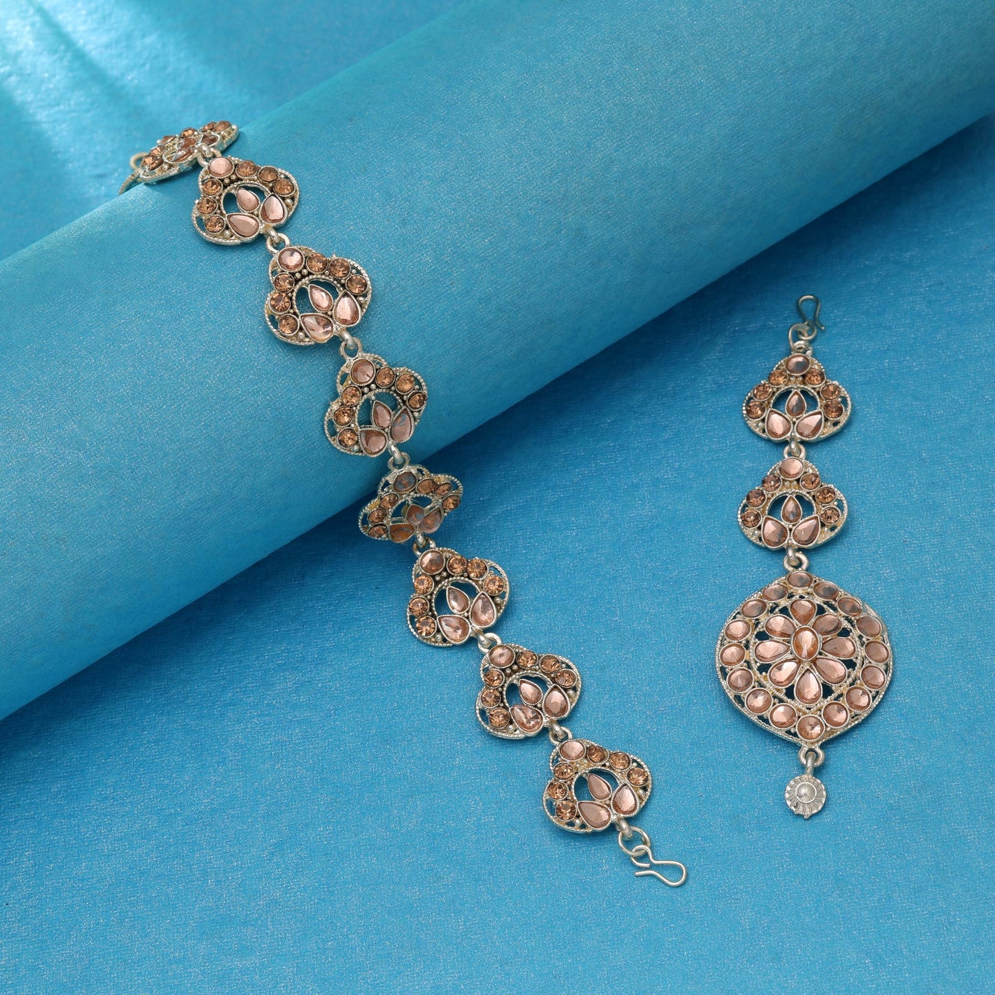 Light Brown Color Kundan Mathapatti with Maangtika Crafted with Beautiful Details for Festive Bridal Wear