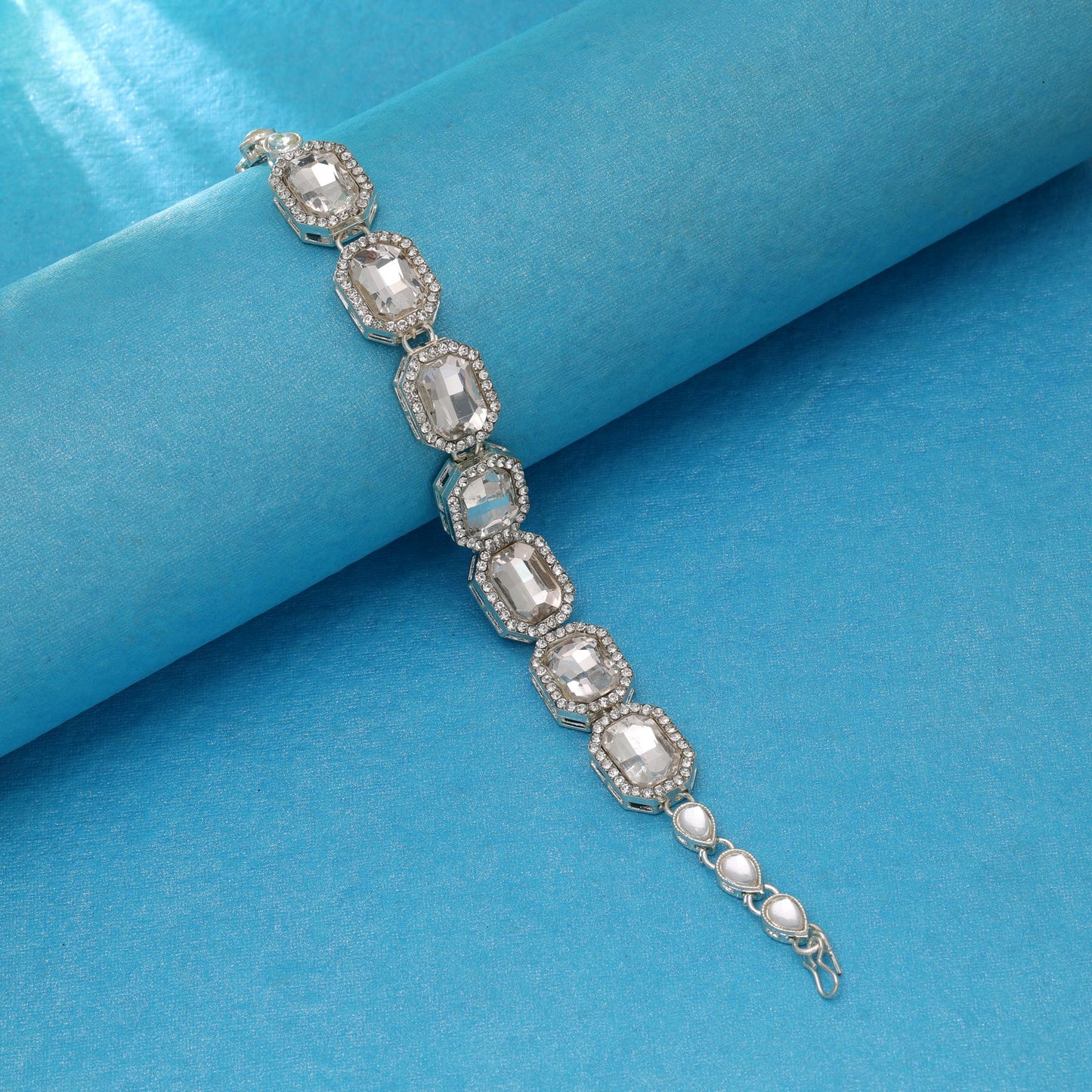 White Color Mathapatti with Elegant Traditional Design for Bridal and Festive Jewelry Styling