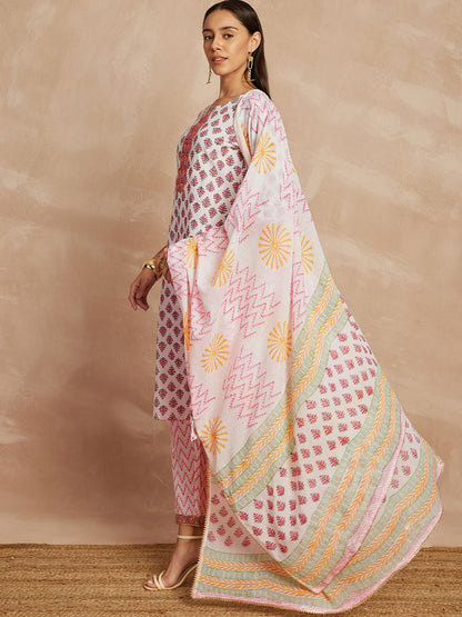 Rosafarbene, mit ethnischen Motiven bedruckte, gerade Kurta und Hose aus reiner Baumwolle mit Dupatta