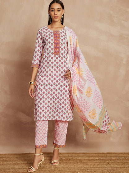 Rosafarbene, mit ethnischen Motiven bedruckte, gerade Kurta und Hose aus reiner Baumwolle mit Dupatta