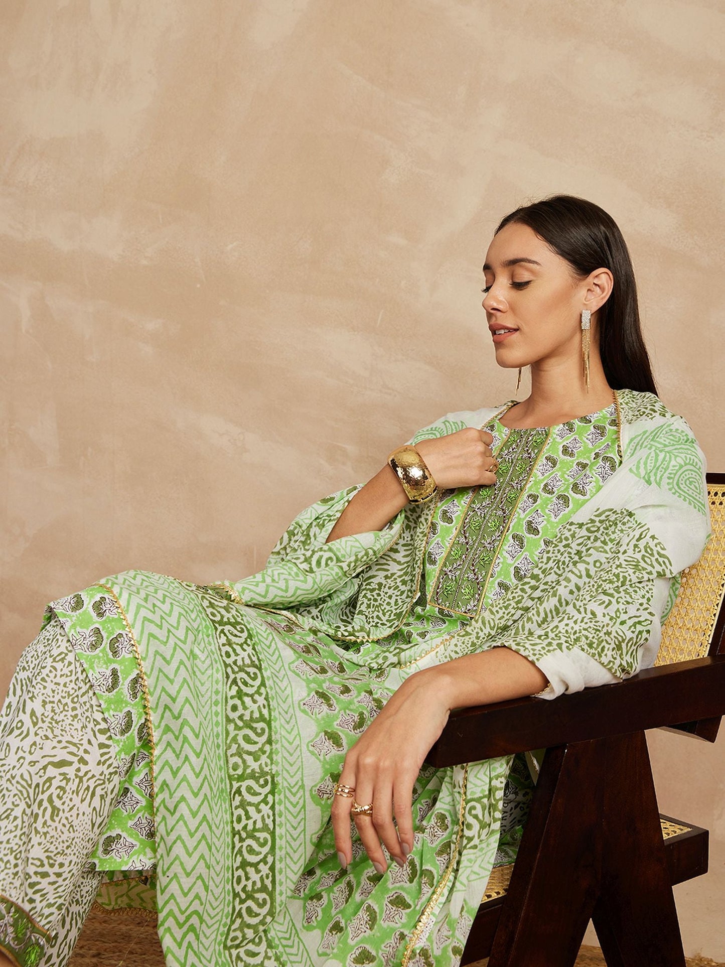 Pista Green Farbe ethnische Motive gedruckt reine Baumwolle gerade Kurta &amp; Hose mit Dupatta