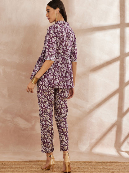 Lilafarbene Tunika aus reiner Baumwolle mit Blumenmuster und Hose