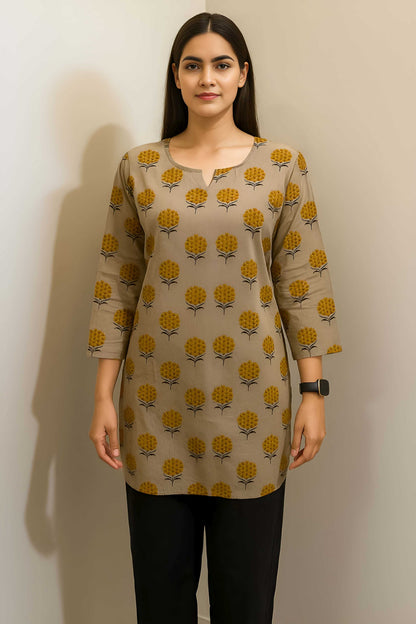 Beige Farbe Stylische kurze Baumwoll-Kurti