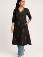 Schwarzer Color Block Style Print mit Zari-Couching am Halsausschnitt Kurti