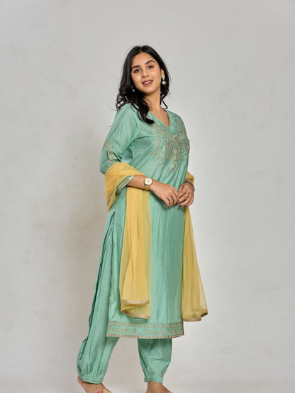 Minzgrünes Zari-besticktes Kurta mit Hose und Dupatta