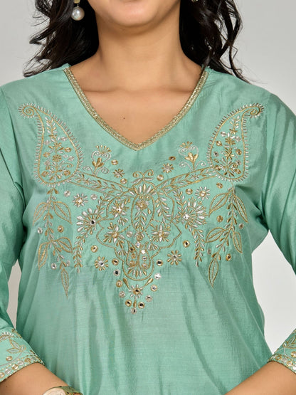 Minzgrünes Zari-besticktes Kurta mit Hose und Dupatta