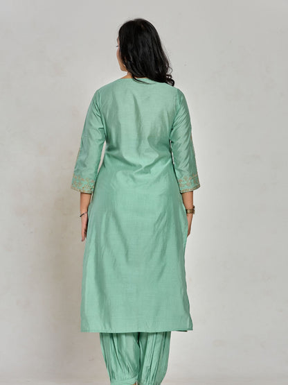 Minzgrünes Zari-besticktes Kurta mit Hose und Dupatta