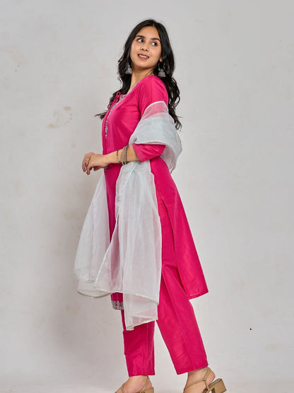 Pinkfarbene Kurta mit Spiegel-, Zari- und Paillettenarbeit mit Hose und Duptta