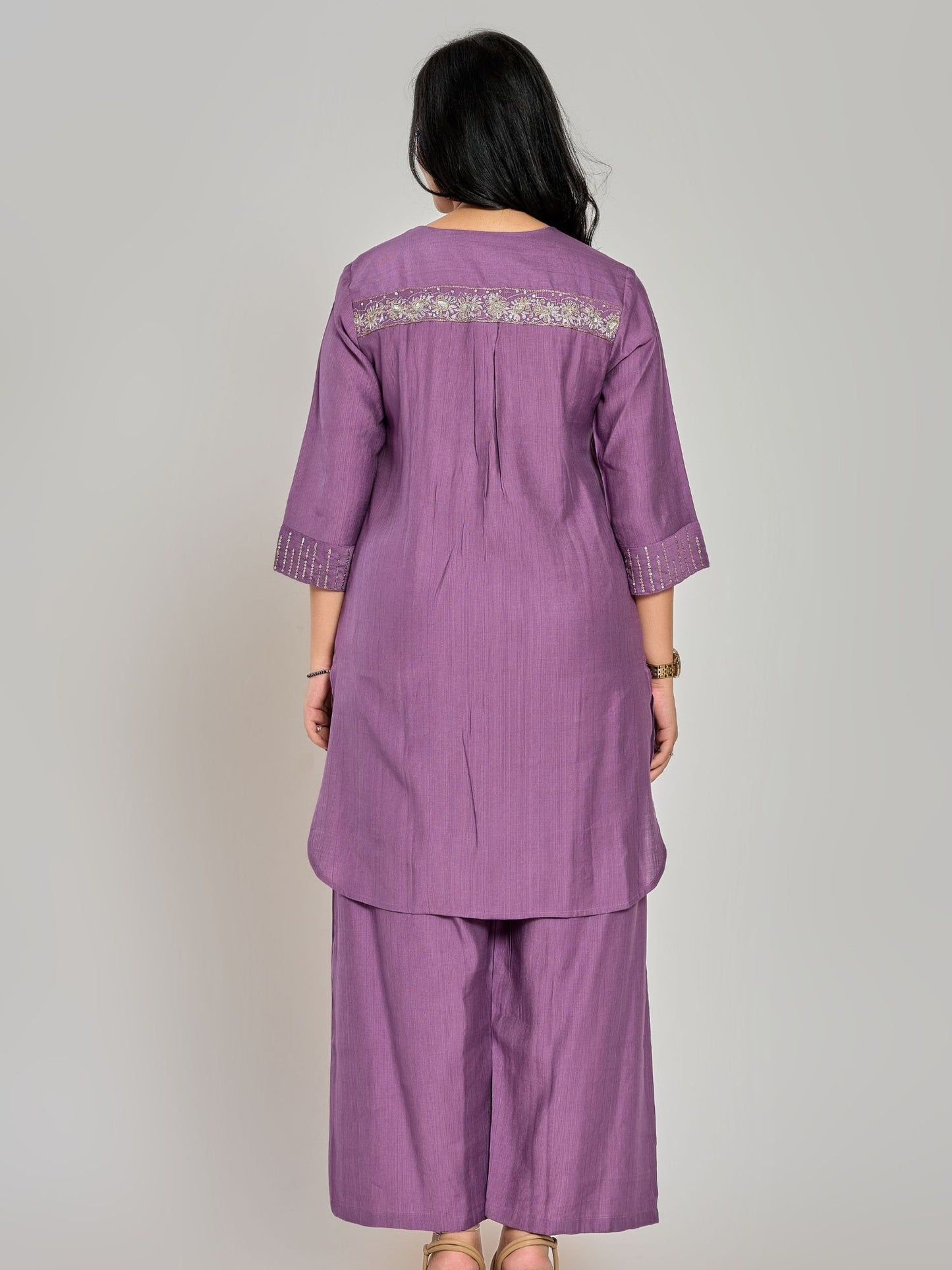 Lila farbenes Zari-besticktes Co-Ord Set