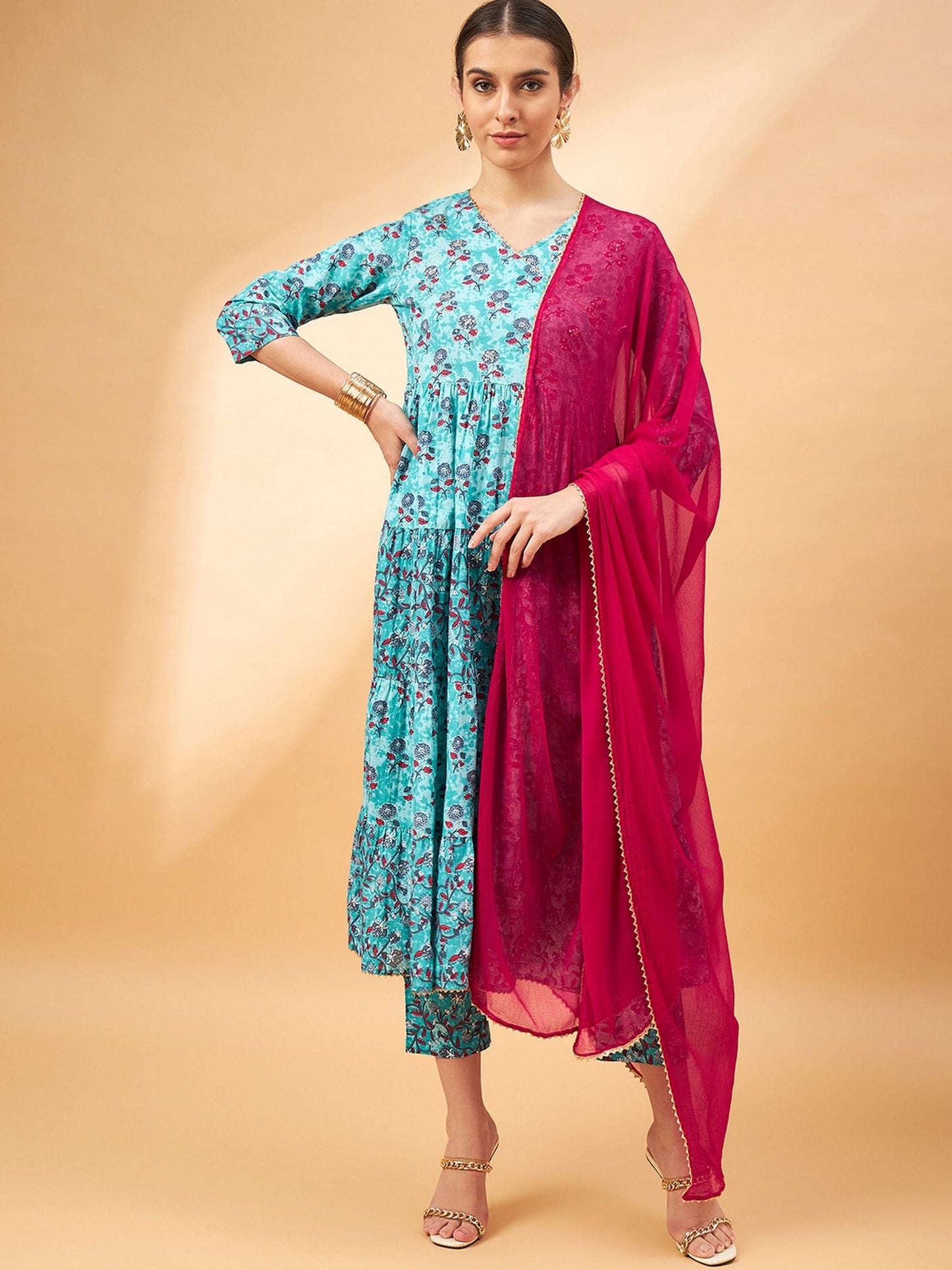Blau-rot geblümte Kurta aus reiner Baumwolle mit Hose und Dupatta