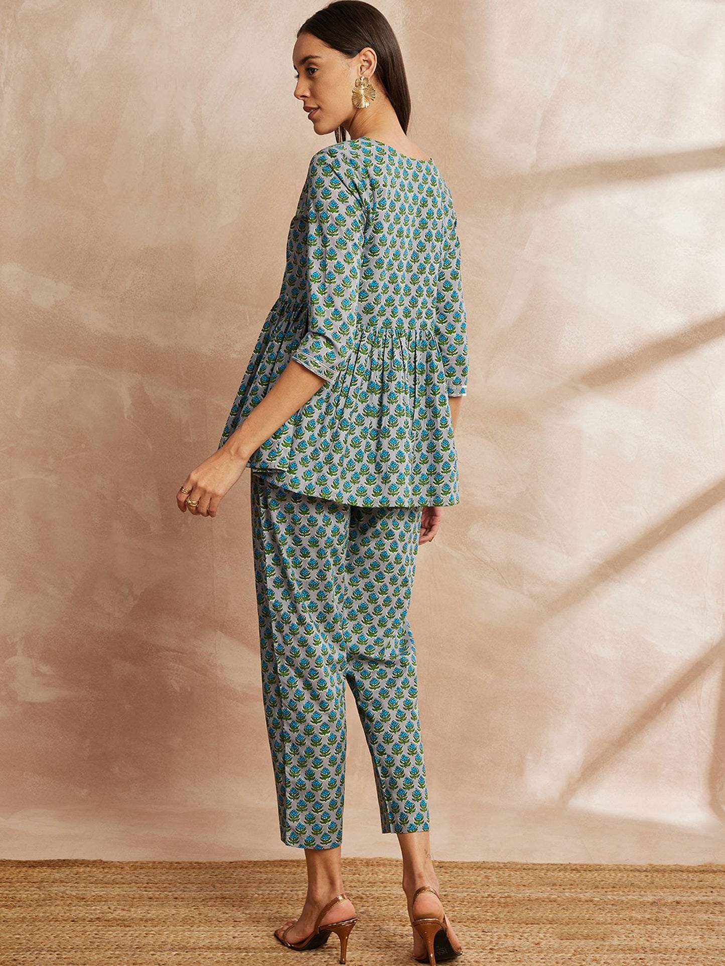 Tunika aus reiner Baumwolle mit Blumenmuster und Hose