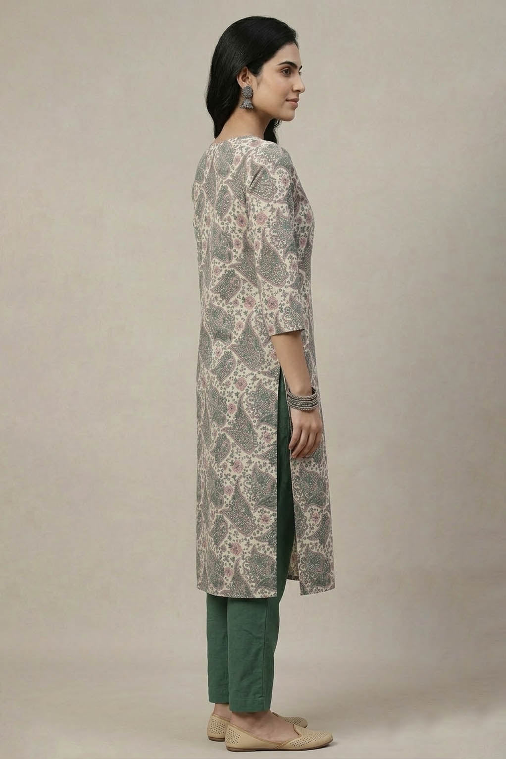 White Color Elegant Paisley Printed Straight Kurta