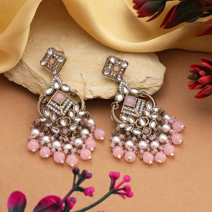 Stilvolle Kundan-Ohrringe in Rosa mit Gold-Touch, perfekt für traditionelle Anlässe