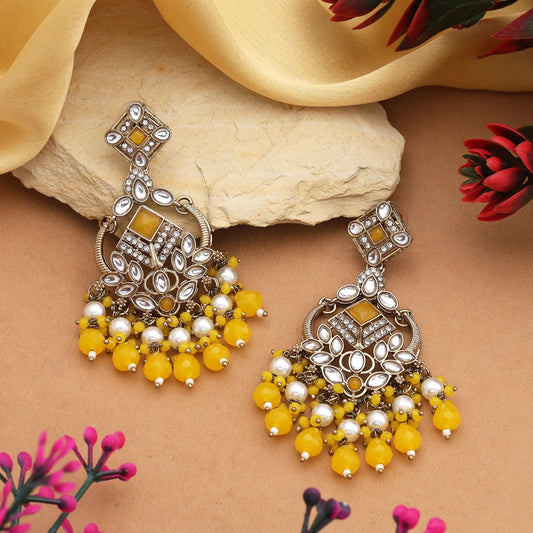 Königlich gelbe Kundan-Ohrringe mit antikem Gold-Finish für Party-Anlässe