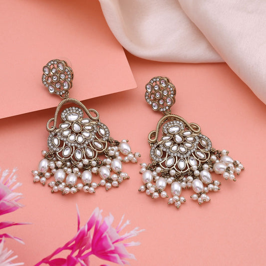 Elegant White Color Kundan Earrings With Antique Design For Cultural Occasions