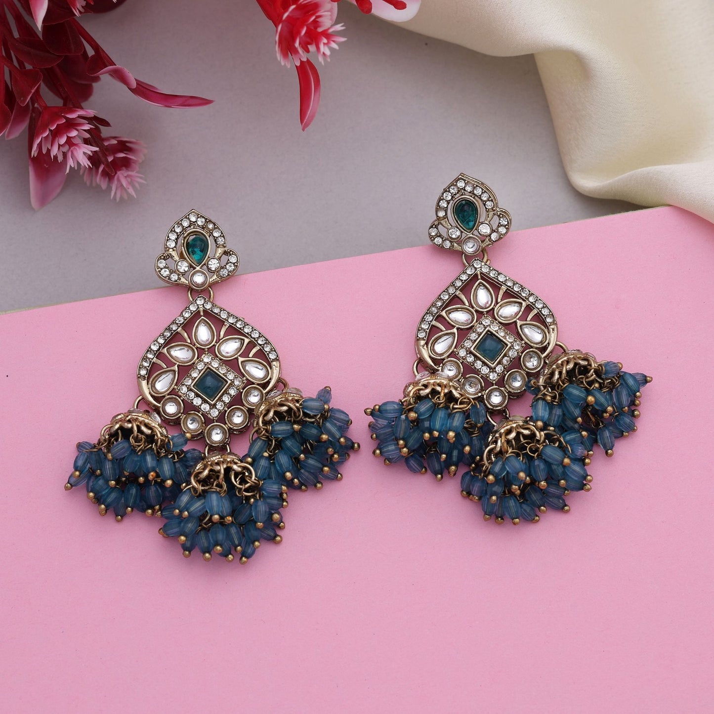 Royal Rama Grüne Kundan Ohrringe mit traditionellem Design für elegante Outfits