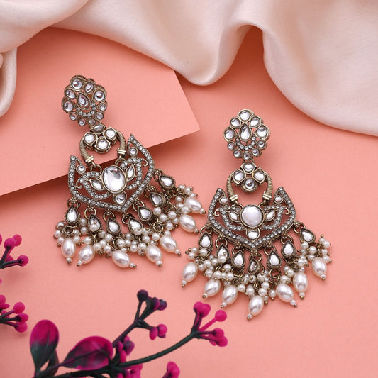 Elegant White Color Kundan Earrings With Antique Finish For Traditional Attire