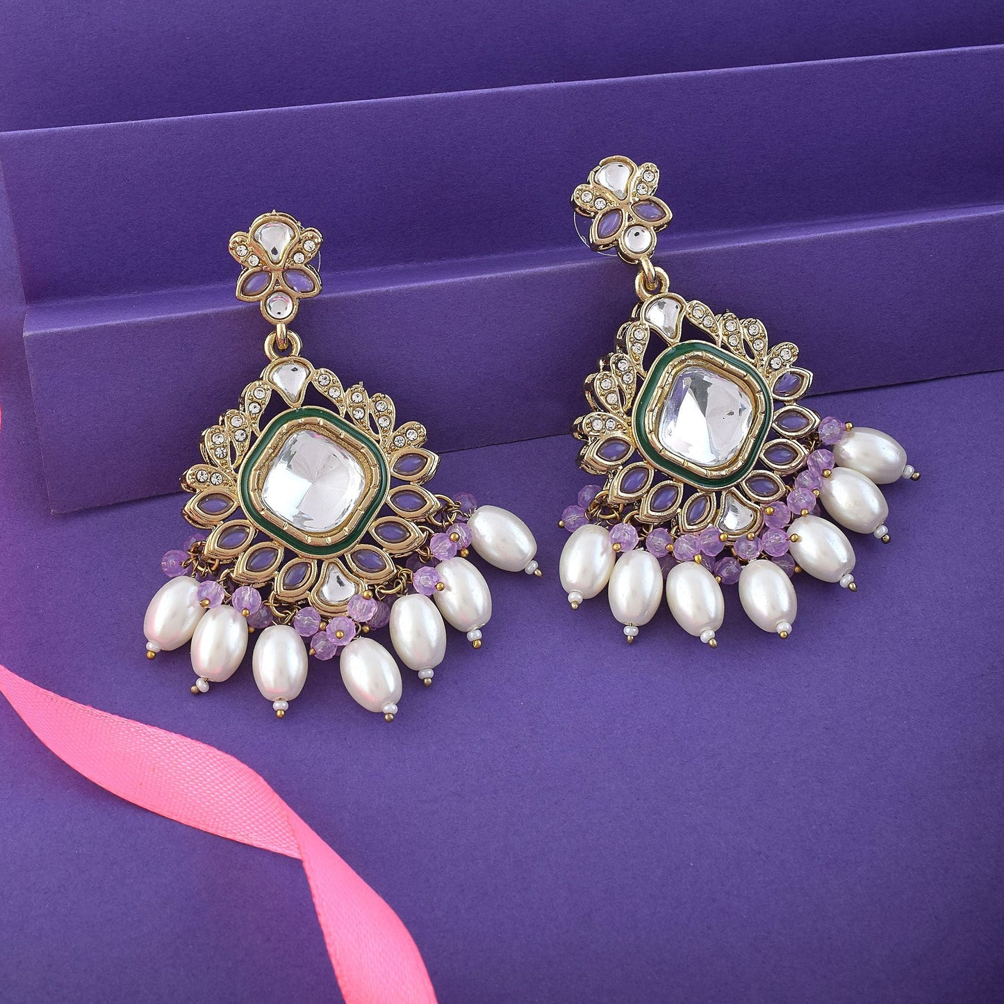 Hellviolette Kundan Ohrringe