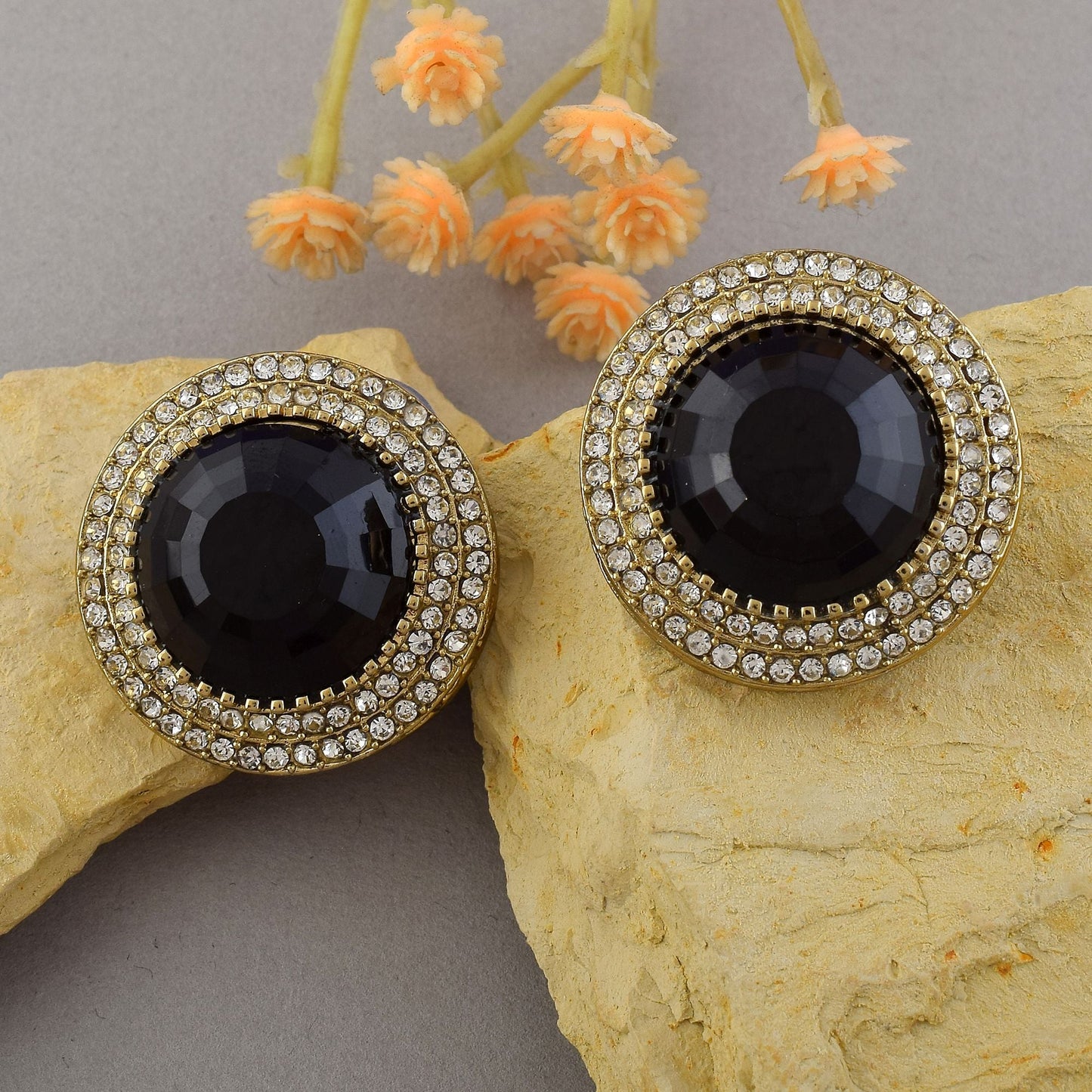 Black Color Stud Kundan Earrings