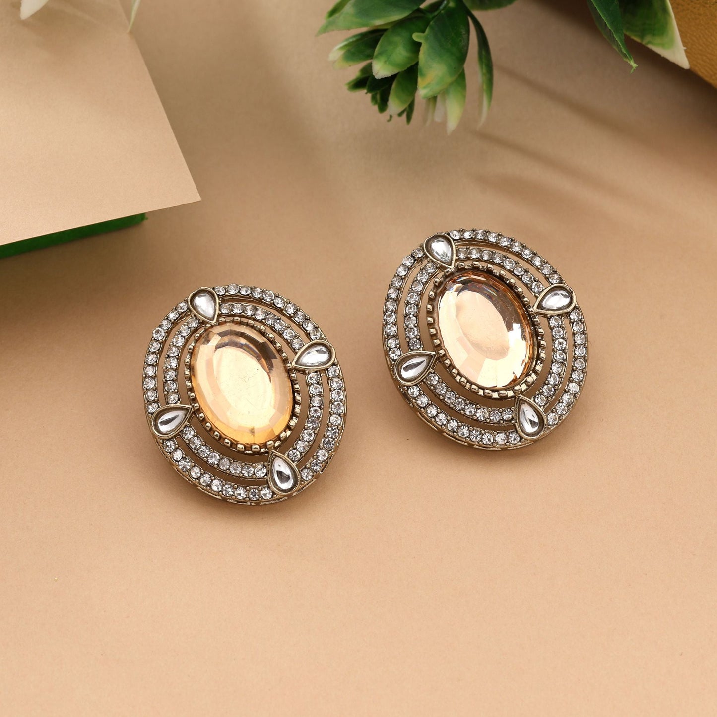 Shiny Gold Color Stud Kundan Earrings For Bridal And Elegant Style