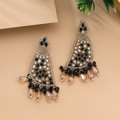 Chic Black Color Kundan Earrings For Trendy And Modern Festive Look