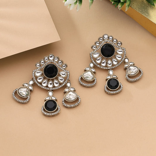 Charming Black Color Kundan Earrings With Glossy Finish For Modern Look