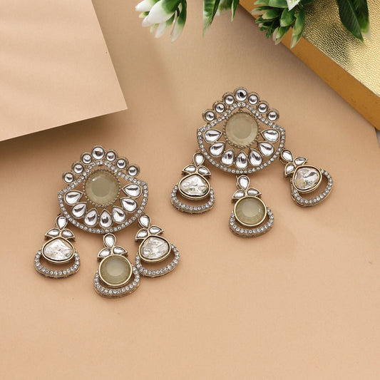 Beautiful Light Green Color Kundan Earrings For Daily And Festive Look